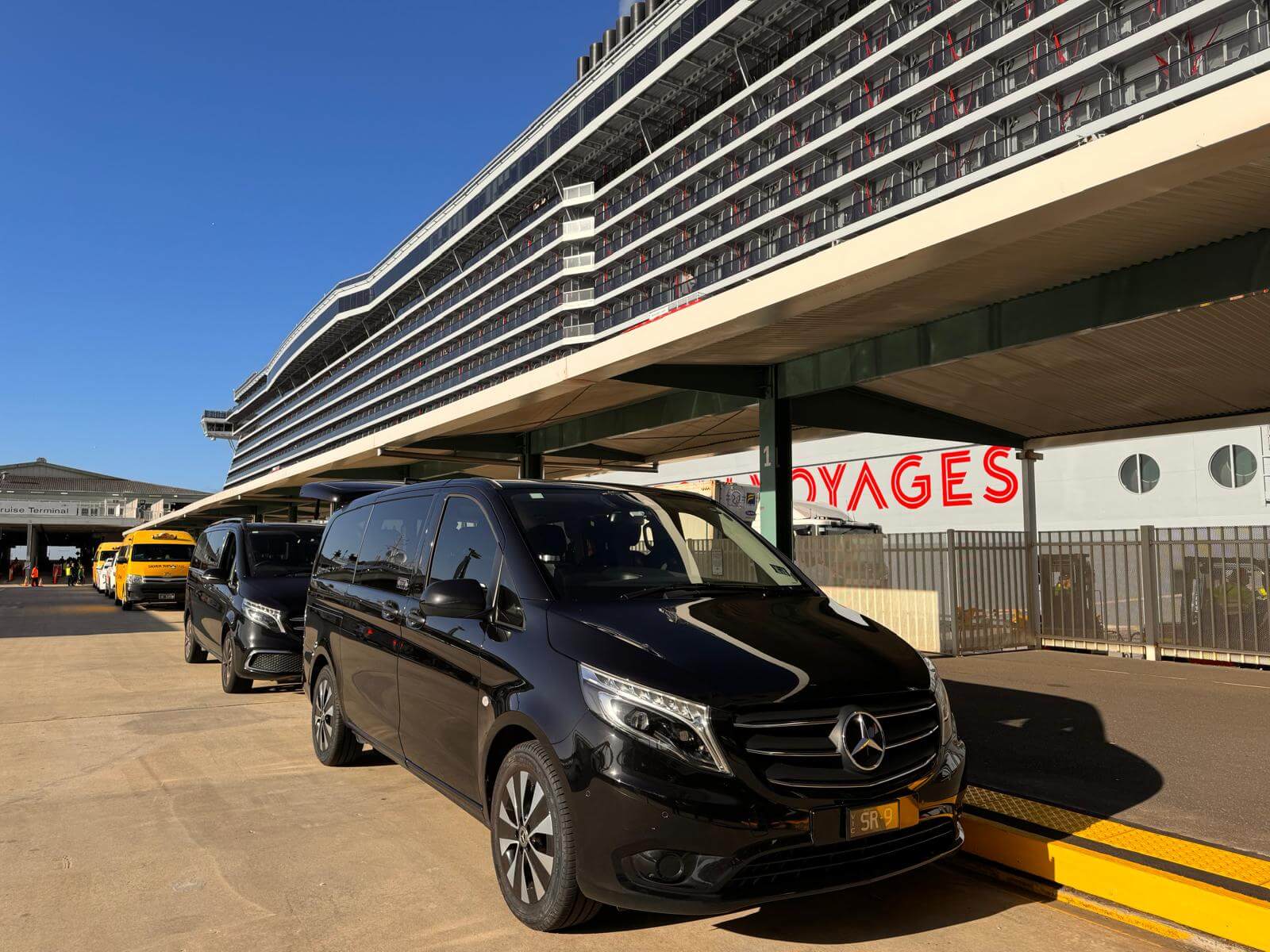 mecedes v class hire